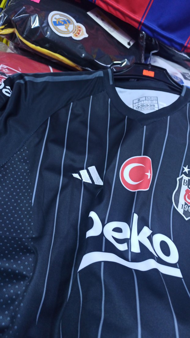 Siyah BJK Erkek Forma, Kısa Kollu, Dar Kesim - Görsel 5