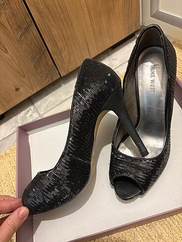 Pullu topuklu ayakkabı - Görsel 3