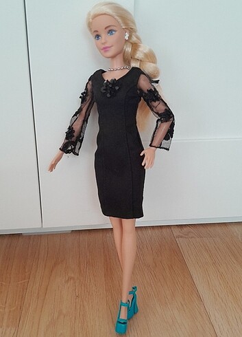 Barbie siyah şık elbise