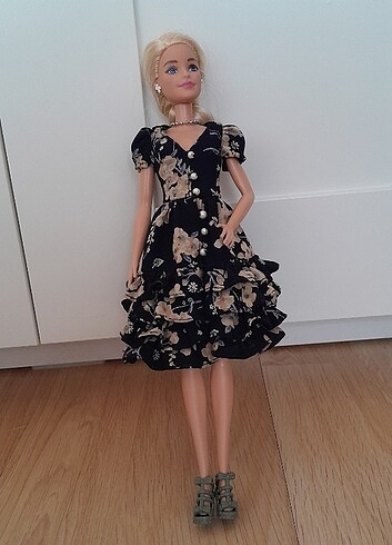 Barbie fırfırlı elbise