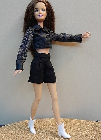 Barbie Kısa ceket ve şort