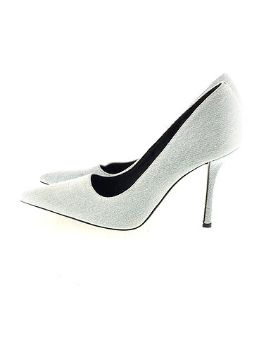 Zara Stiletto %70 İndirimli.