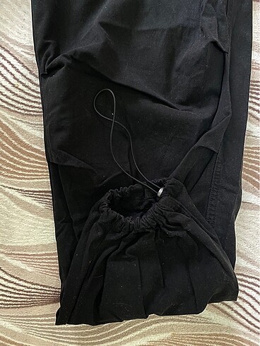 Bershka Paraşüt kumaş pantolon