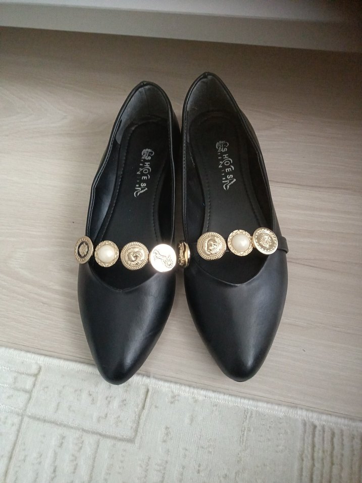 Düğmeli Siyah Kadın Topuklu Babet - Görsel 3