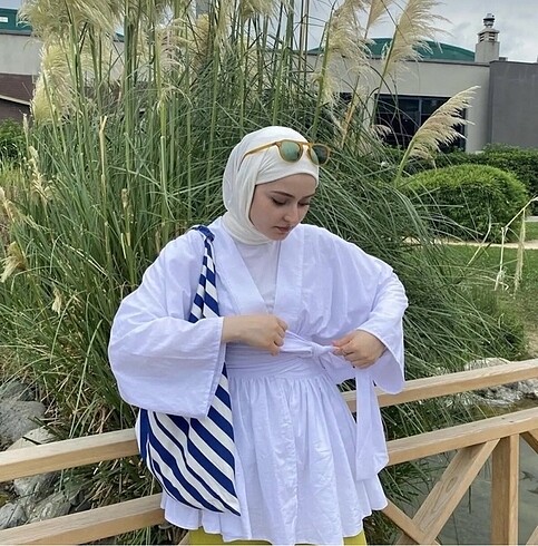 Beyaz kimono