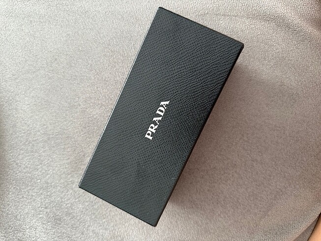 Prada orijinal güneş gözlüğü