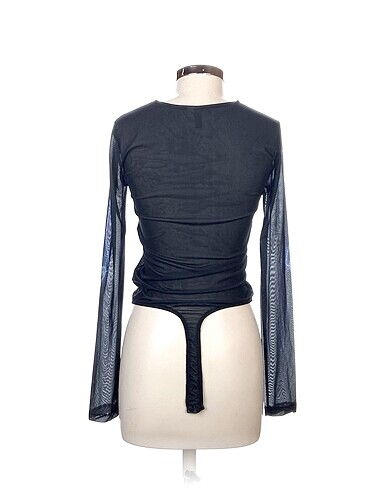 38 Beden Asos Bluz %70 İndirimli.