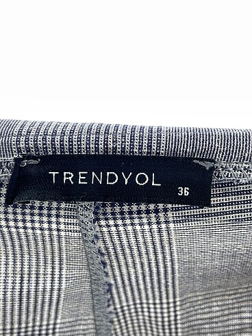 38 Beden gri Renk Trendyol & Milla Mini Şort %70 İndirimli.