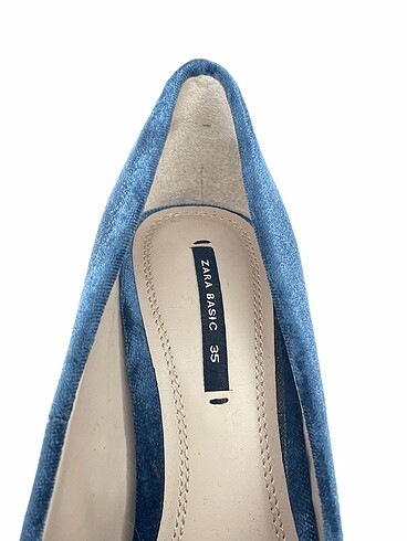 35 Beden mavi Renk Zara Stiletto %70 İndirimli.