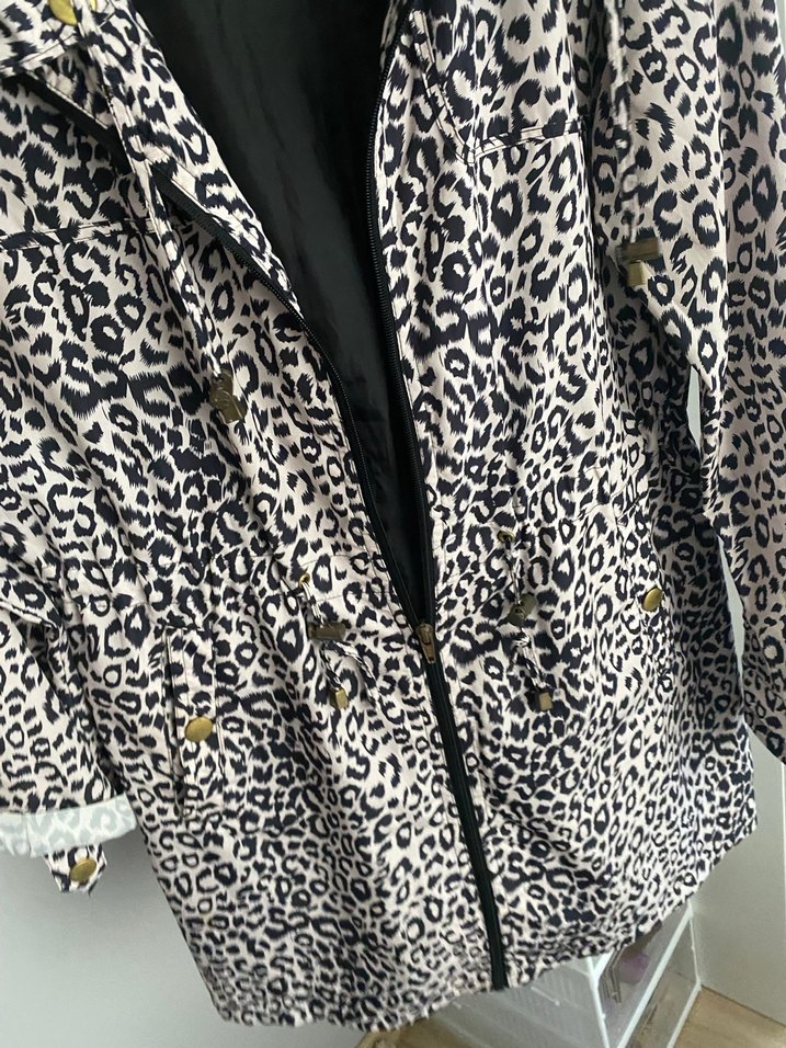 Düğmeli Leopar Desenli Midi Kadın Ceket - Görsel 3