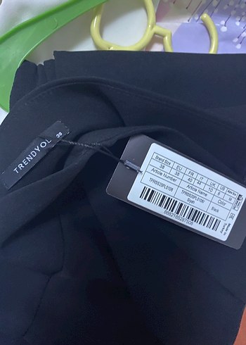 Parlak Zincir Detaylı Siyah Kadın El Zinciri - Görsel 4