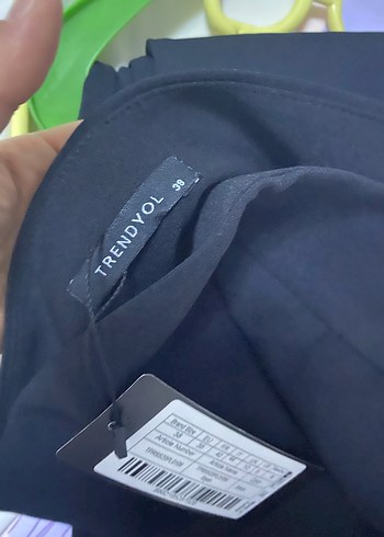 Parlak Zincir Detaylı Siyah Kadın El Zinciri - Görsel 3