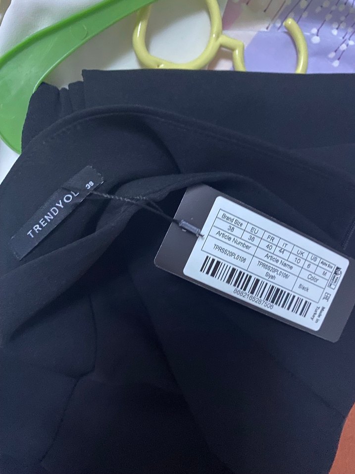 Parlak Zincir Detaylı Siyah Kadın El Zinciri - Görsel 4