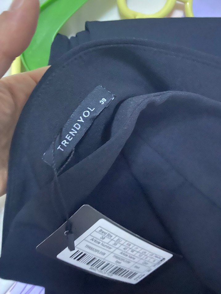 Parlak Zincir Detaylı Siyah Kadın El Zinciri - Görsel 3