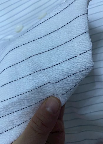 Düğmeli Beyaz İnce Çizgili Kadın Gömlek - Görsel 3