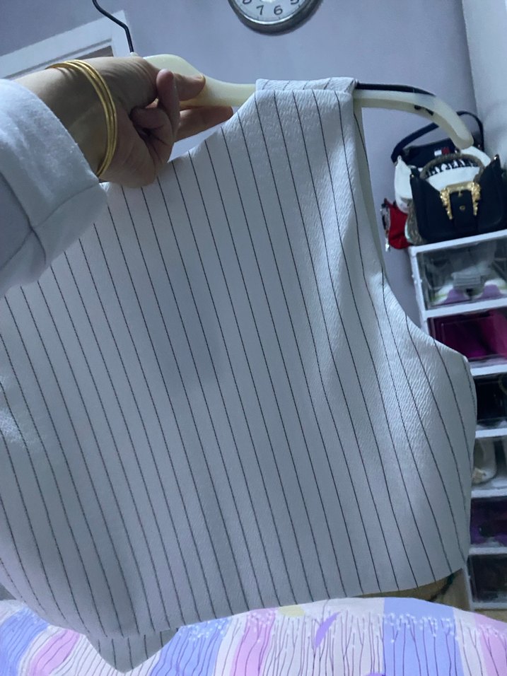 Düğmeli Beyaz İnce Çizgili Kadın Gömlek - Görsel 2