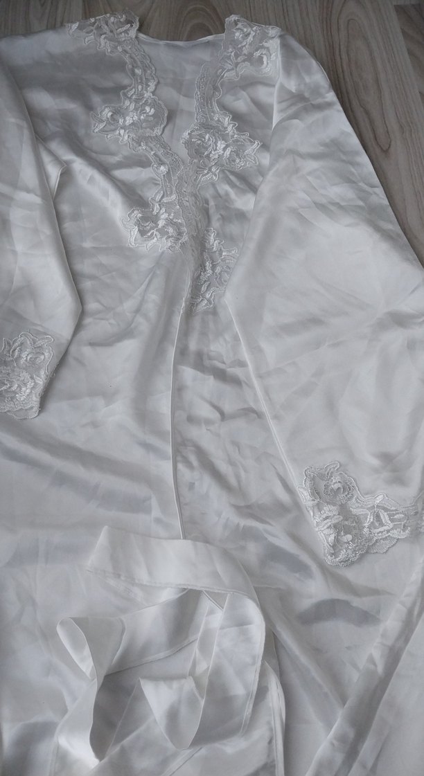 Nakışlı Beyaz Kadın Uzun Kollu Pijama ve Sabahlık Takım 3 Parça - Görsel 4