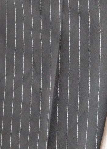 Kadın Siyah Çizgili Pilili Kumaş Pantolon - Görsel 3