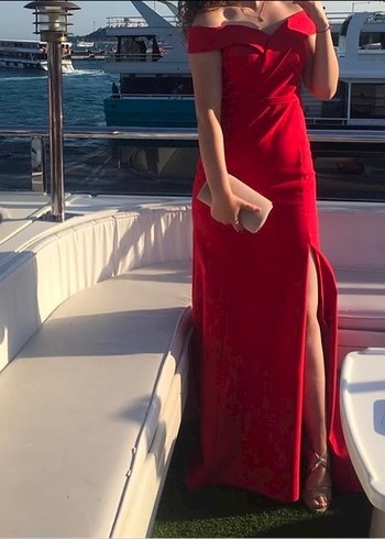 Kırmızı Drapeli Uzun Abiye Elbise
