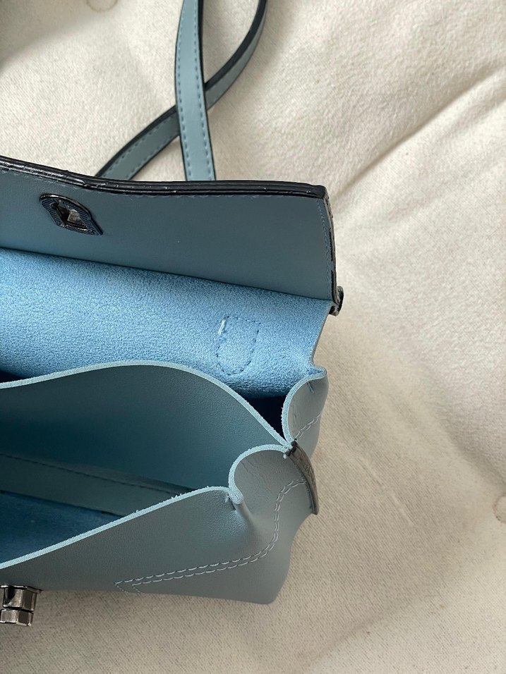 Mavi suni deri kadın çantası - Görsel 3
