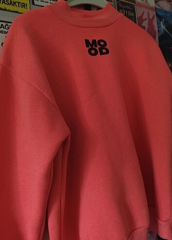 Hafif boğazlı sweat 