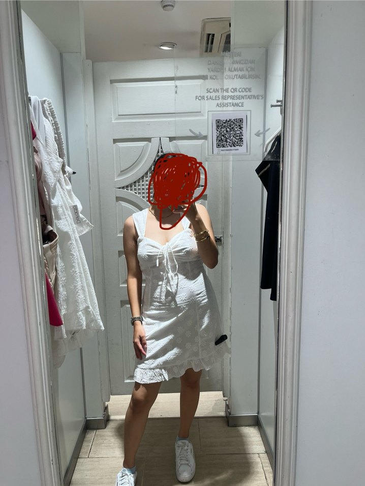 Beyaz Keten Mini Elbise, İnce Askılı, Transparan Detaylı - Görsel 2