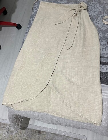 Beli bağlamalı bej etek