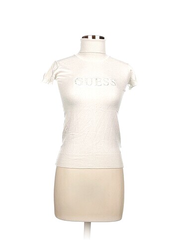 Guess Bluz %70 İndirimli.