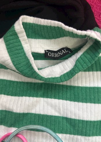 Siyah düğmeli kayık yaka&yeşil Balıkçı Yaka bluz kışlık 2 adet - Görsel 3