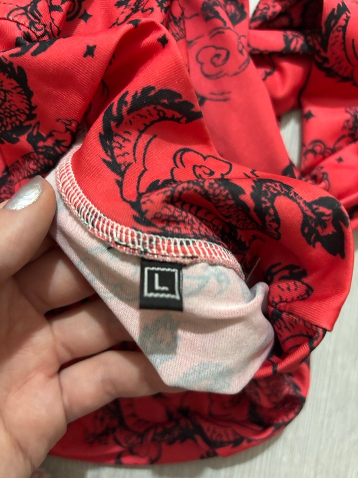 Uzun Kollu Kırmızı Desenli Yüksek Yakalı Bluz - Görsel 3