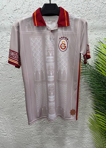 Gs Polo yaka forma bedenler var