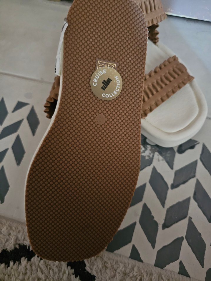 Bej Kadın Pilili Dolgu Topuklu Sandalet - Görsel 2