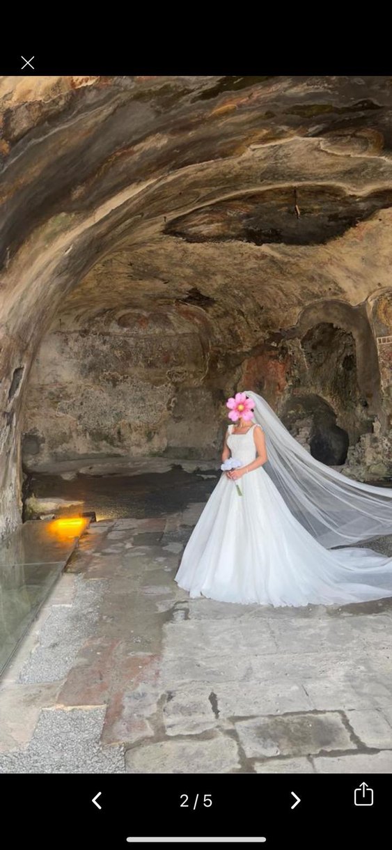 Özel tasarım kare yaka özel taş işlemeli gelinlik - Görsel 3