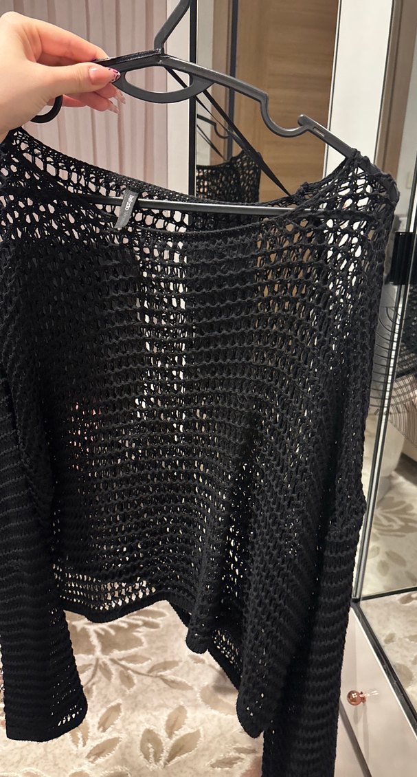 Siyah delikli kadın kazak - Görsel 3