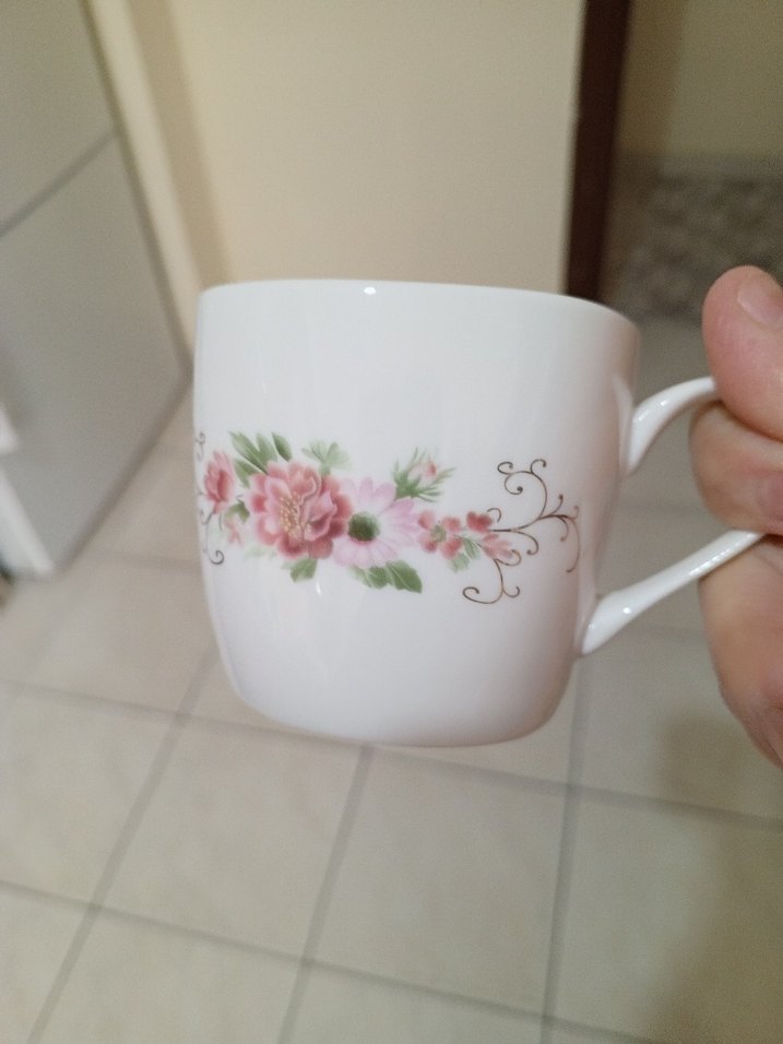 Pastel Çiçek Desenli Beyaz çay fincanı - Görsel 3