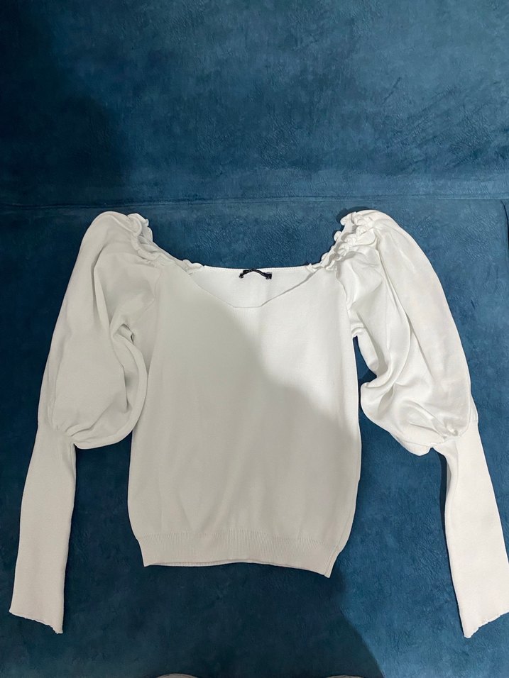 Drapeli V Yakalı Beyaz Kadın Bluz - Görsel 3