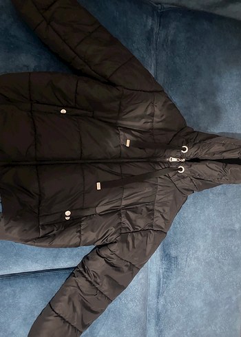 Kadın Siyah Kapüşonlu Mont - Görsel 2