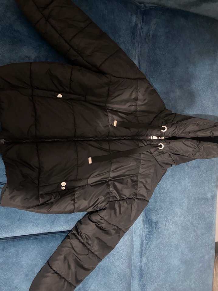 Kadın Siyah Kapüşonlu Mont - Görsel 2