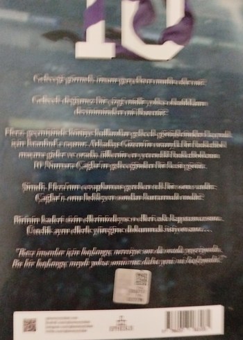 Beden Renk Çemberin Altında - Gamze Aydeniz
