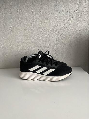 adidas Switch Move