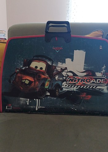 Parlak Kırmızı Çocuk resim Çantası - Görsel 2