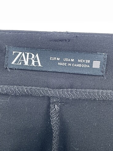 m Beden siyah Renk Zara Düz Kesim %70 İndirimli.
