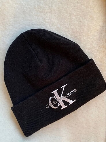 Calvin Klein bere