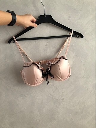 La senza bustiyer