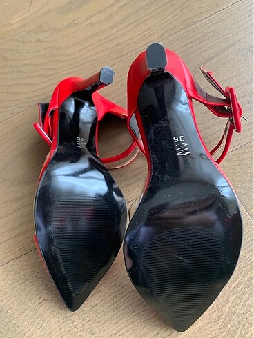 Şeffaf Detaylı Kırmızı Topuklu Terlik/Ayakkabı - Görsel 3