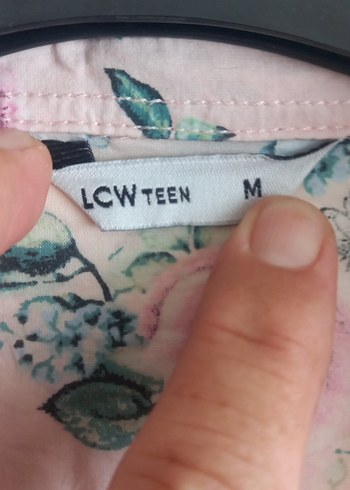 LC Waikiki Pembe Çiçek Desenli Uzun Kollu Gömlek