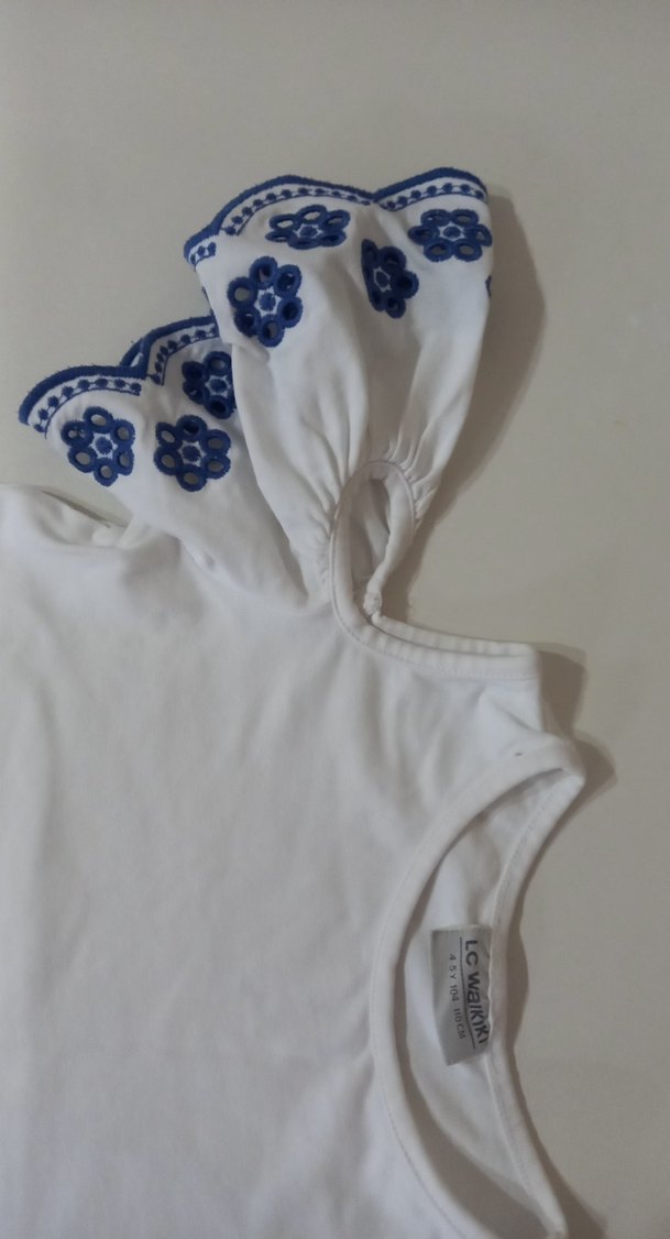 Nakışlı Volanlı Beyaz Kız Çocuk Tişörtü - Görsel 4