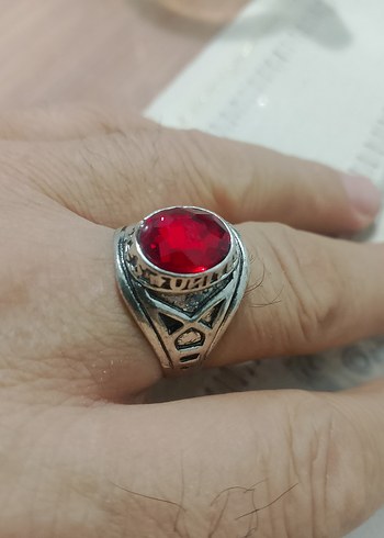 Yeni Sıfır ürün eskitme yapılmış kırmızı taşlı erkek yüsük