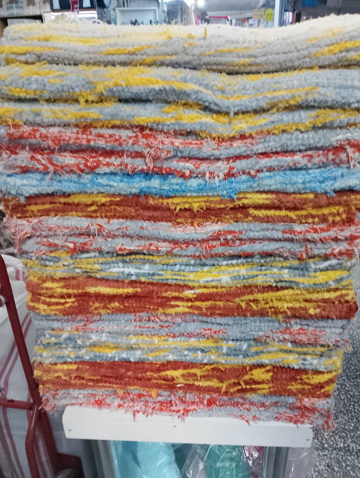 Yeni sıfır el dokumasi ipekli peluş rengarenk kilimlerimiz - Görsel 2