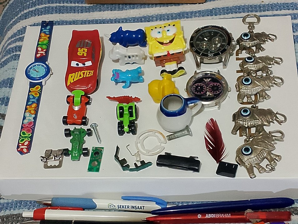 30 üründen fazla karışık oyuncak kutu lotu 400 TL - Görsel 3